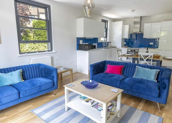 Oystercatcher Number 6 , 2 Bedrooms Maidencombe Village